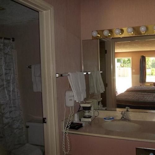 Columbia Lakes Hotel & Conference Center West Columbia Екстер'єр фото