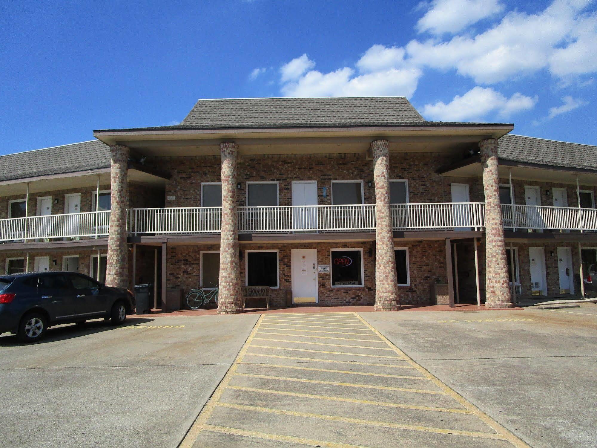 Columbia Lakes Hotel & Conference Center West Columbia Екстер'єр фото